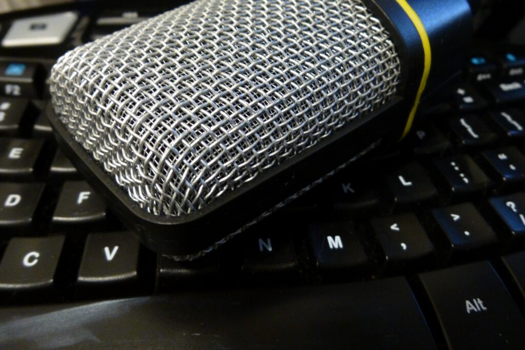 square-microphone-on-keyboard